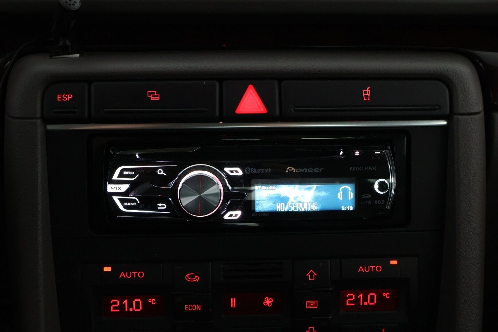 Audi A4 2001 - YritysOutlet - Myydään vain yrityksille - Tämä auto myydään YritysOutlet -valikoimasta vain yritykselle! - Osta nyt, maksa vasta ensi vuonna