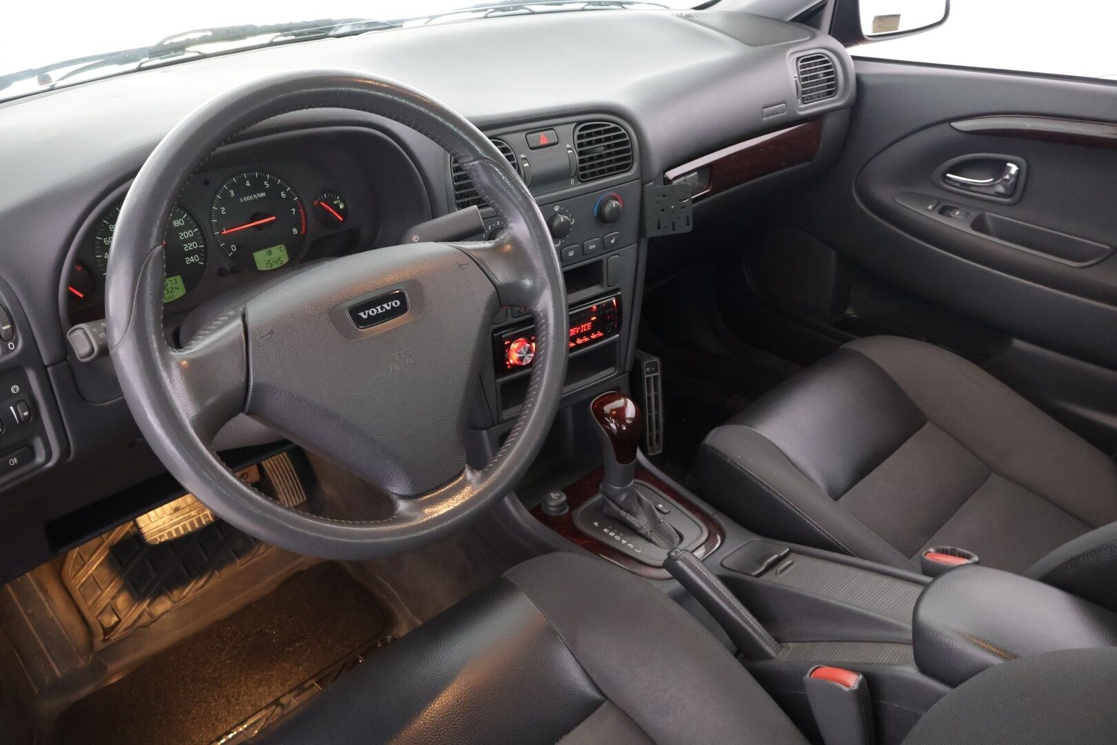 Volvo S40 2002 SEDAN 2.0 TURBO AUTOMATIC - *MYYDÄÄN HUUTOKAUPAT.COMISSA*