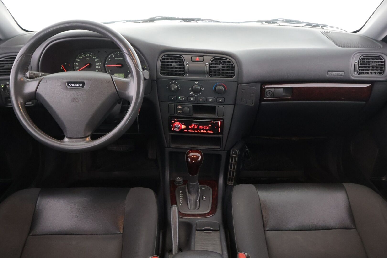 Volvo S40 2002 SEDAN 2.0 TURBO AUTOMATIC - *MYYDÄÄN HUUTOKAUPAT.COMISSA*