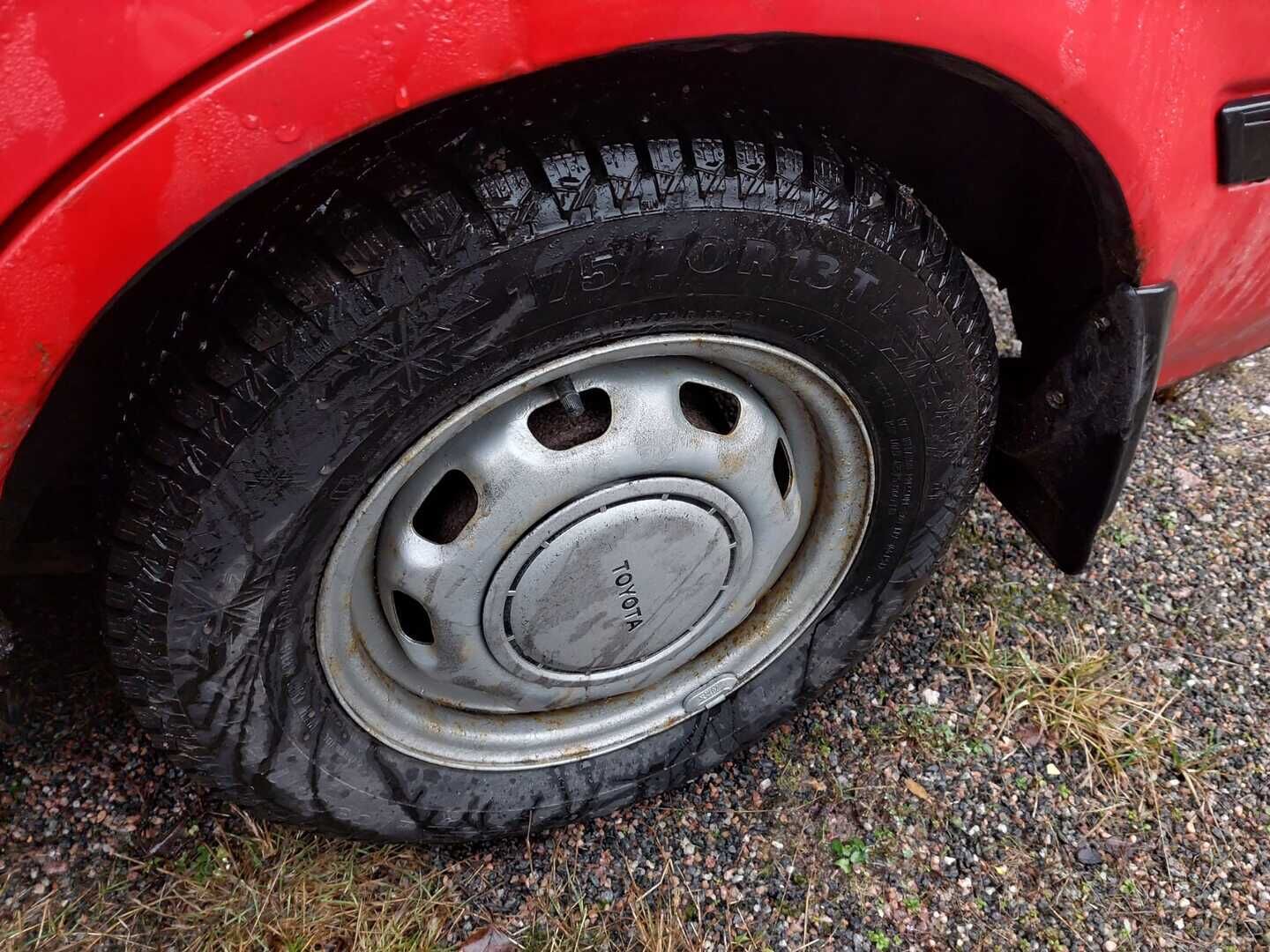 Toyota Carina 1990 1.6 XL - YritysOutlet - Myydään vain yrityksille