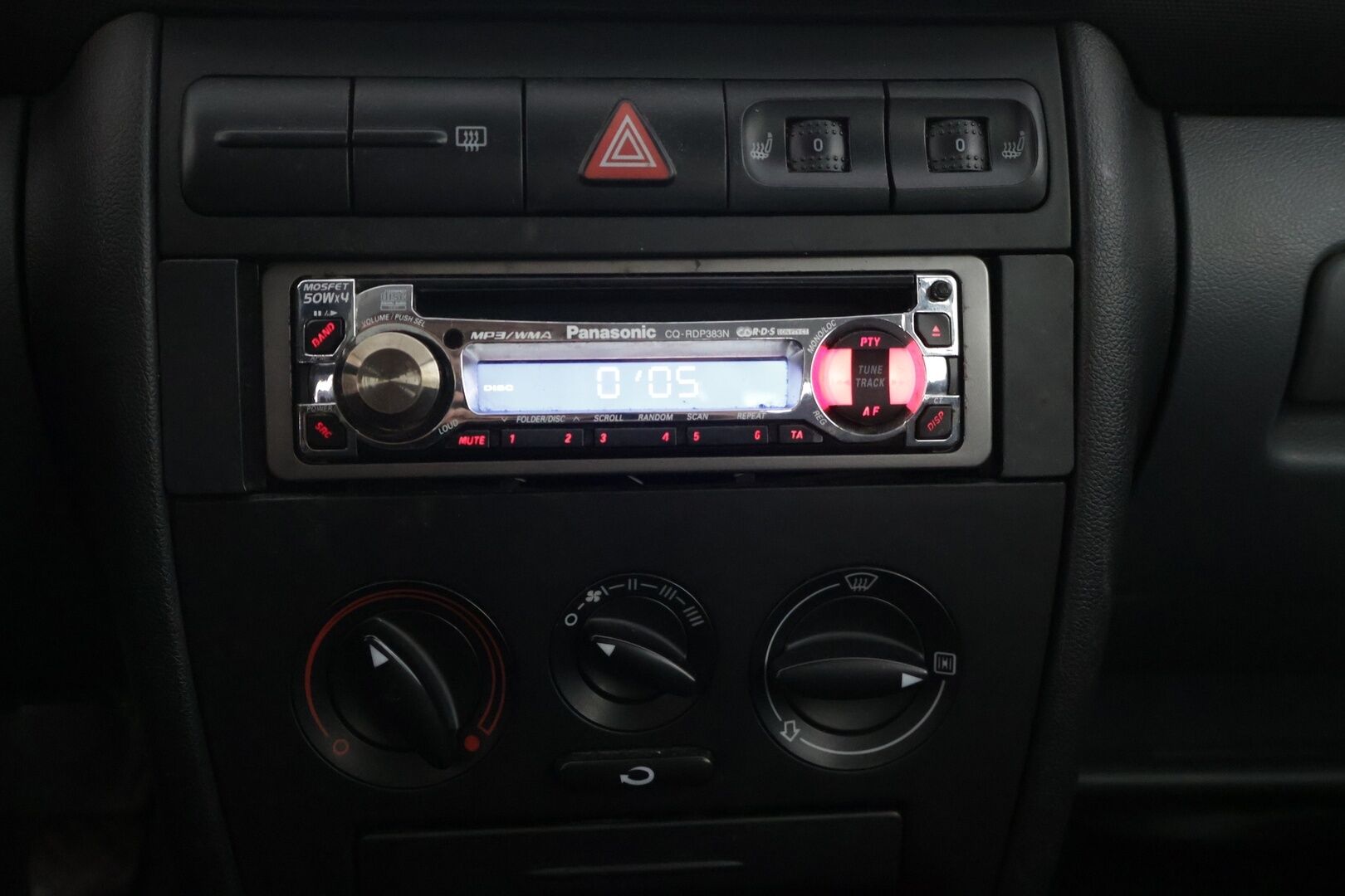 Seat Leon 2001 4D LEON HATCHBACK 1.6 - Katsastettu / Huollettu - HULLUT AVAJAISHULINAT KORKOTARJOUS 3,29 %