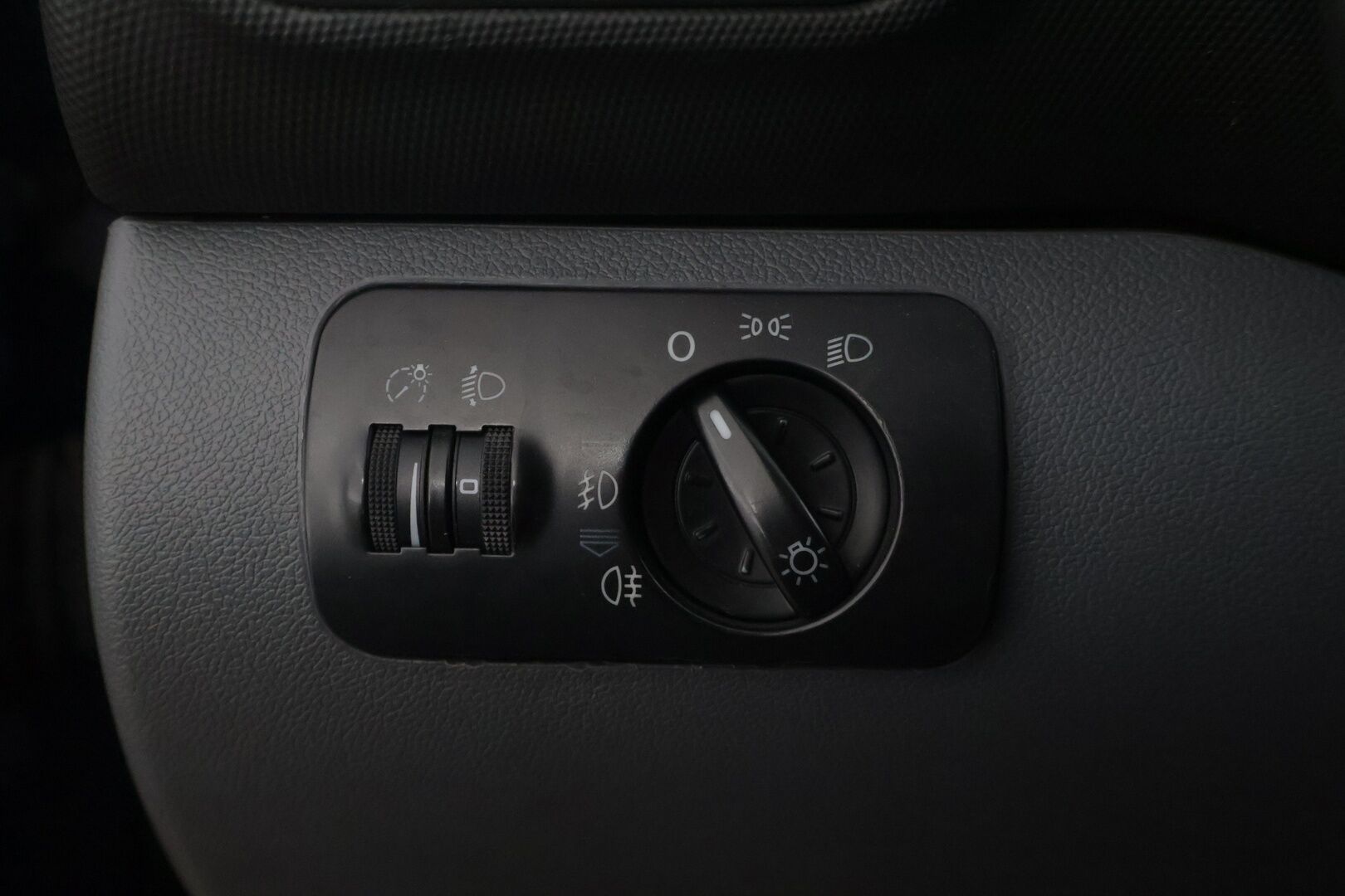 Seat Leon 2001 4D LEON HATCHBACK 1.6 - Katsastettu / Huollettu - HULLUT AVAJAISHULINAT KORKOTARJOUS 3,29 %