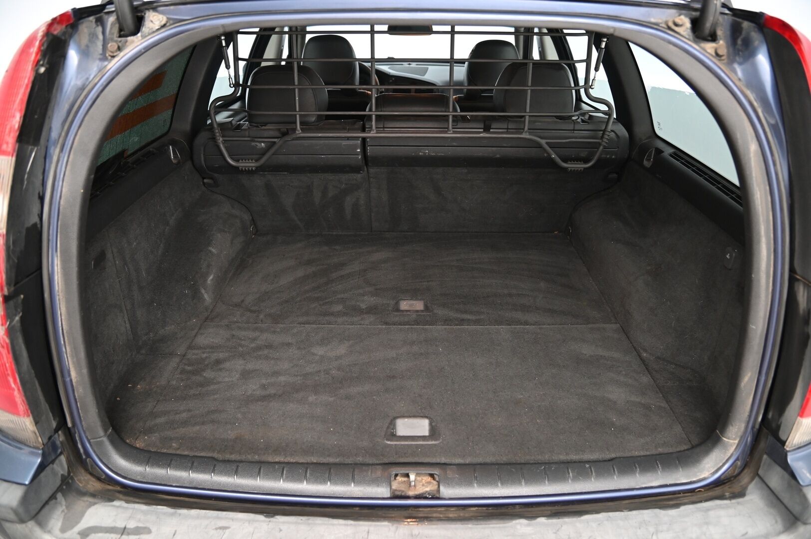 Volvo V70 2002 5D V70 STW 2.4D AUTOMATIC *YritysOutlet - Myydään vain yrityksille*  Pa-lämmitin / Koukku / Vakkari / Puolinahkapenkit* - *YritysOutlet - Myydään vain yrityksille*