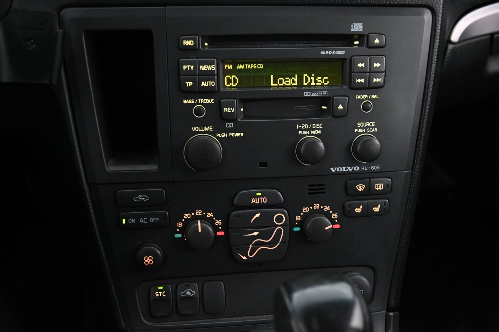 Volvo V70 2002 5D V70 STW 2.4D AUTOMATIC *YritysOutlet - Myydään vain yrityksille*  Pa-lämmitin / Koukku / Vakkari / Puolinahkapenkit* - *YritysOutlet - Myydään vain yrityksille*