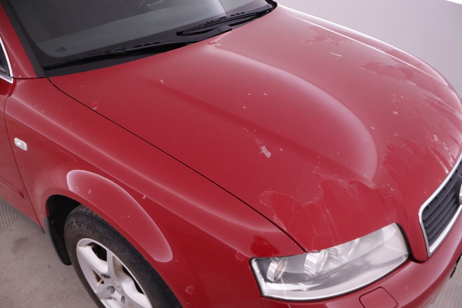 Audi A4 2003 1.8  Sedan- Myydään Huutokaupat.com - | Suomi-auto | Leimaa jälellä! | 2x renkaat ja vanteet |  Katso video huutoilmoituksesta!