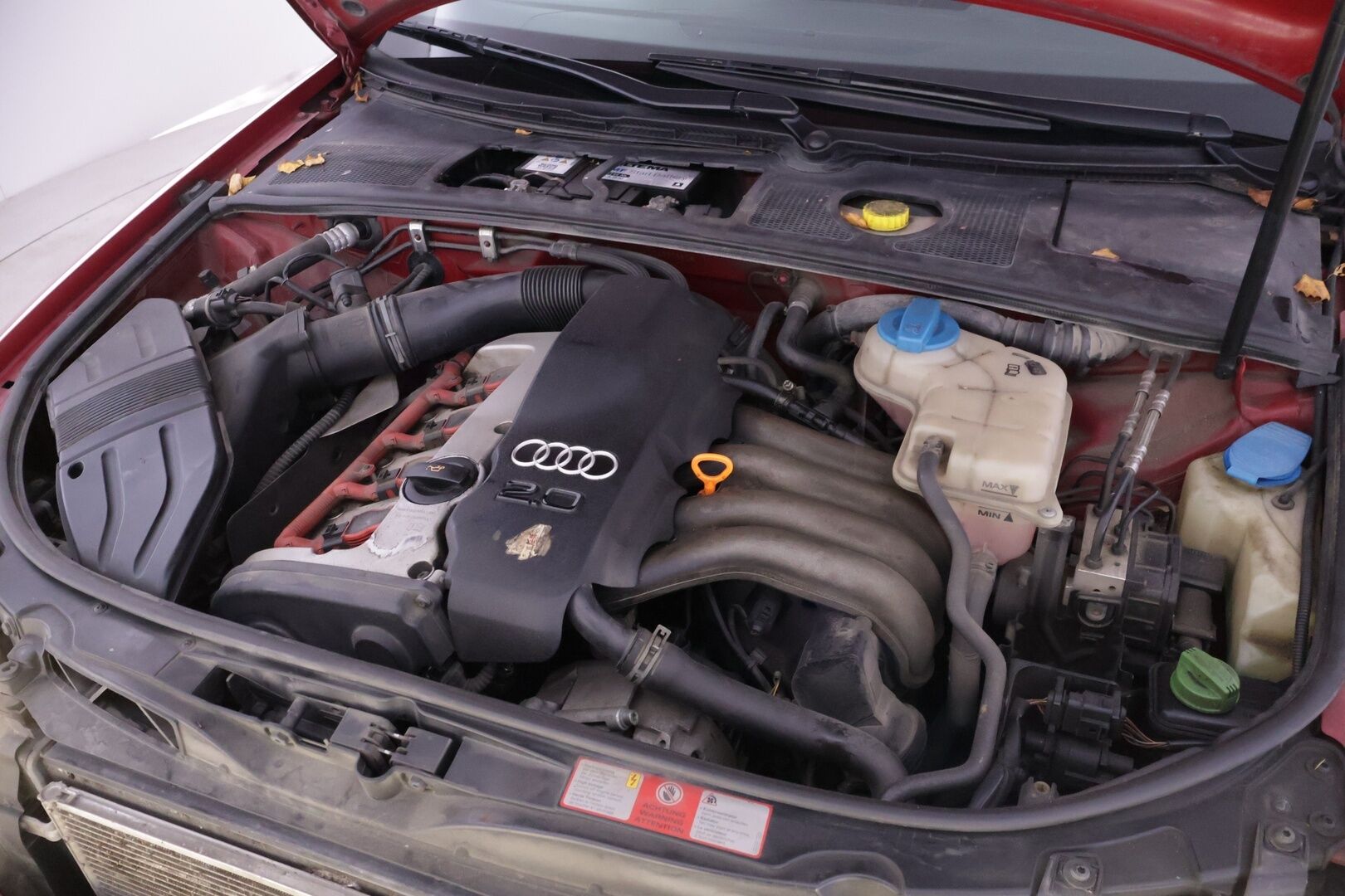 Audi A4 2003 1.8  Sedan- Myydään Huutokaupat.com - | Suomi-auto | Leimaa jälellä! | 2x renkaat ja vanteet |  Katso video huutoilmoituksesta!