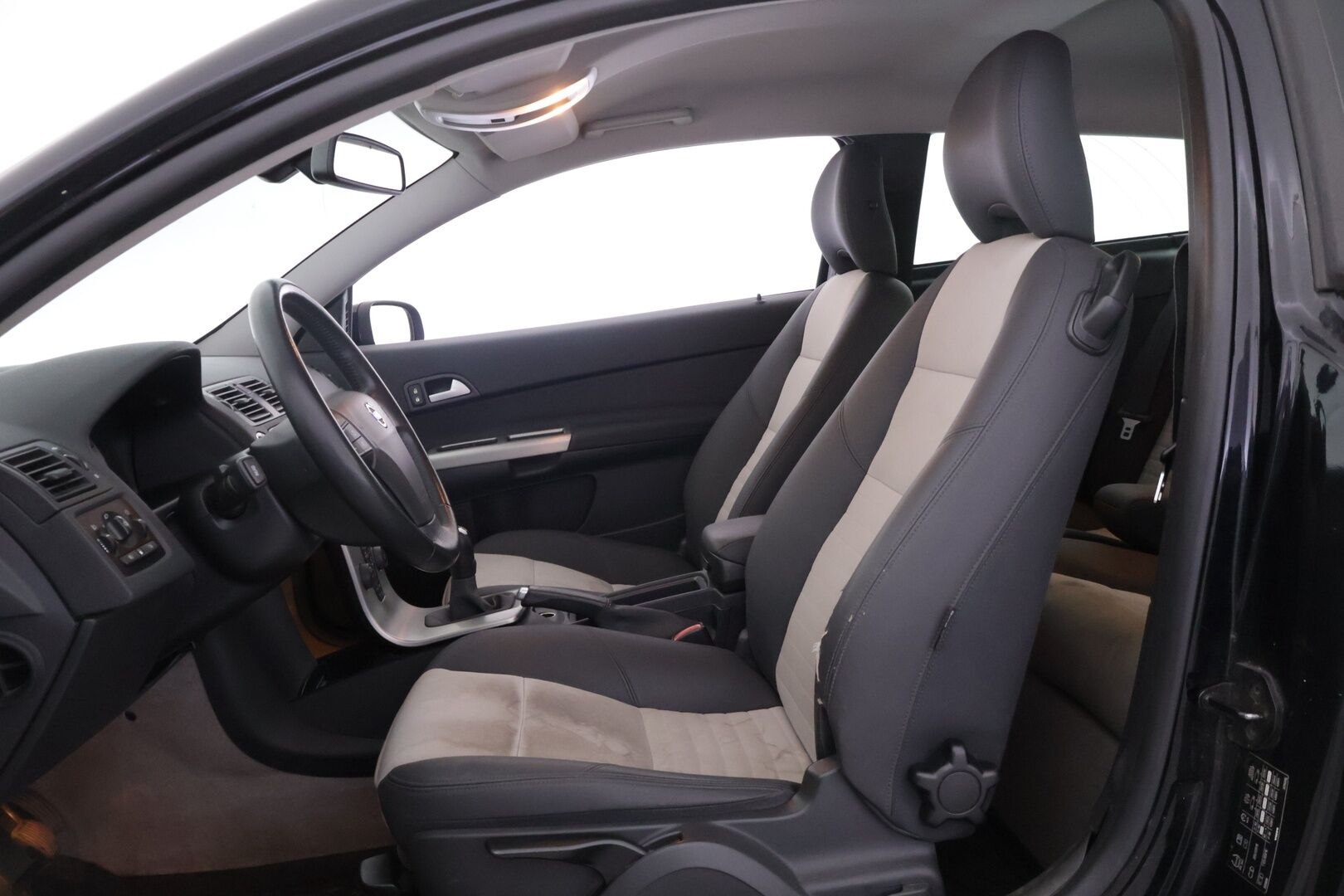 Volvo C30 2007 C30 COUPE 1.8  *YritysOutlet - Myydään vain yrityksille* - Tämä auto myydään YritysOutlet -valikoimasta vain yritykselle