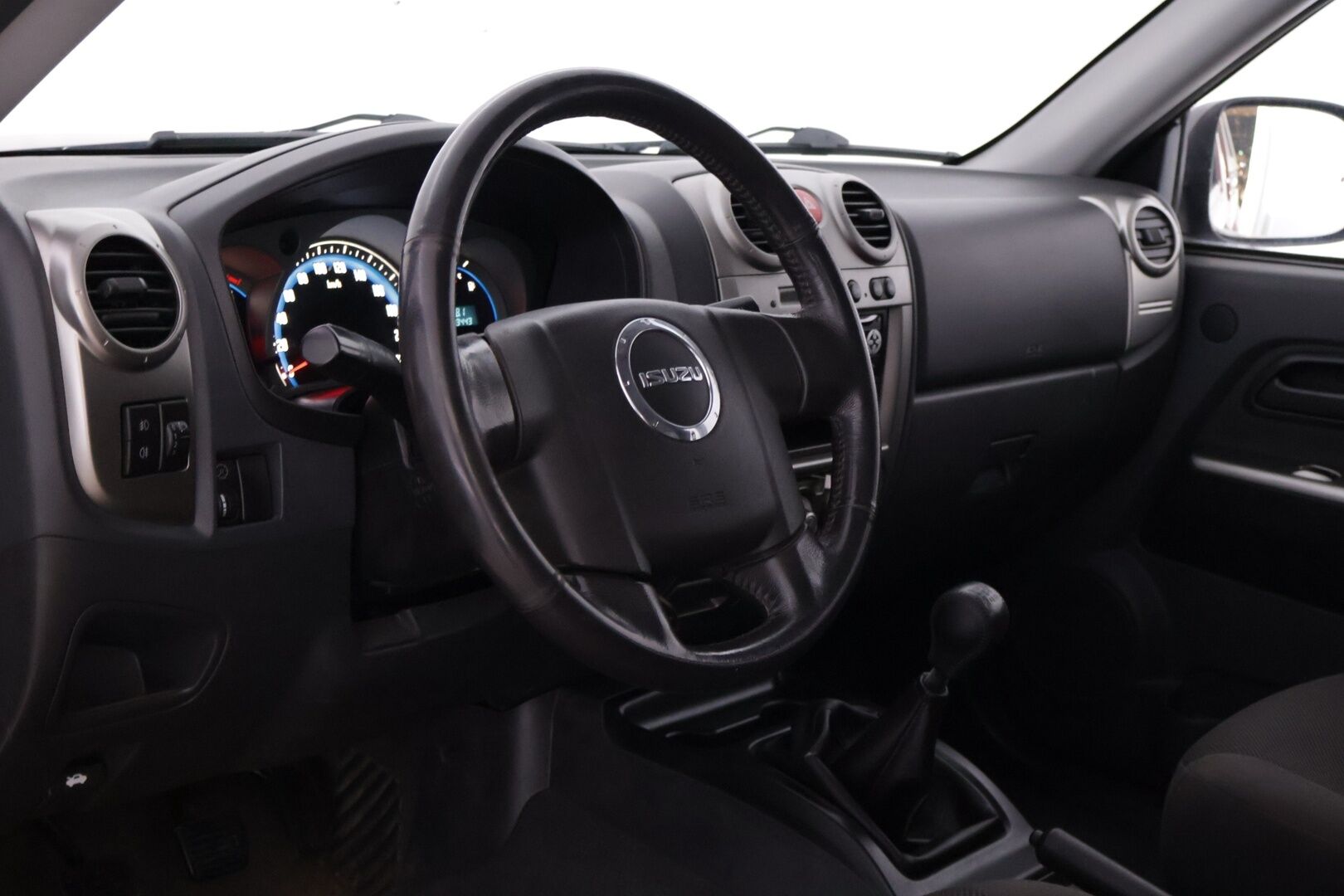 Isuzu D-Max 2007 D-MAX PICKUP EXTEND CAB 2.5TD - YritysOutlet - Myydään vain yrityksille *Lavakate / ALV / Lohko / Ilmastointi / Koukku* - – Tämä auto myydään YritysOutlet -valikoimasta vain yritykselle