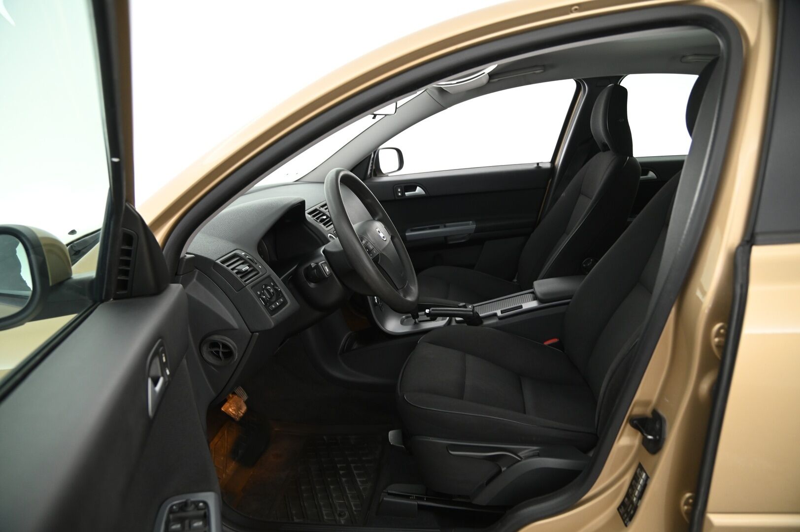Volvo S40 2008 4D S40 SEDAN 2.4 AUT. ** Vakkari / Suomiauto / Lohko / Autoilmastointi / Kahdet renkaat ** - Merkkihuollettu / Pirteä Suomiauto!