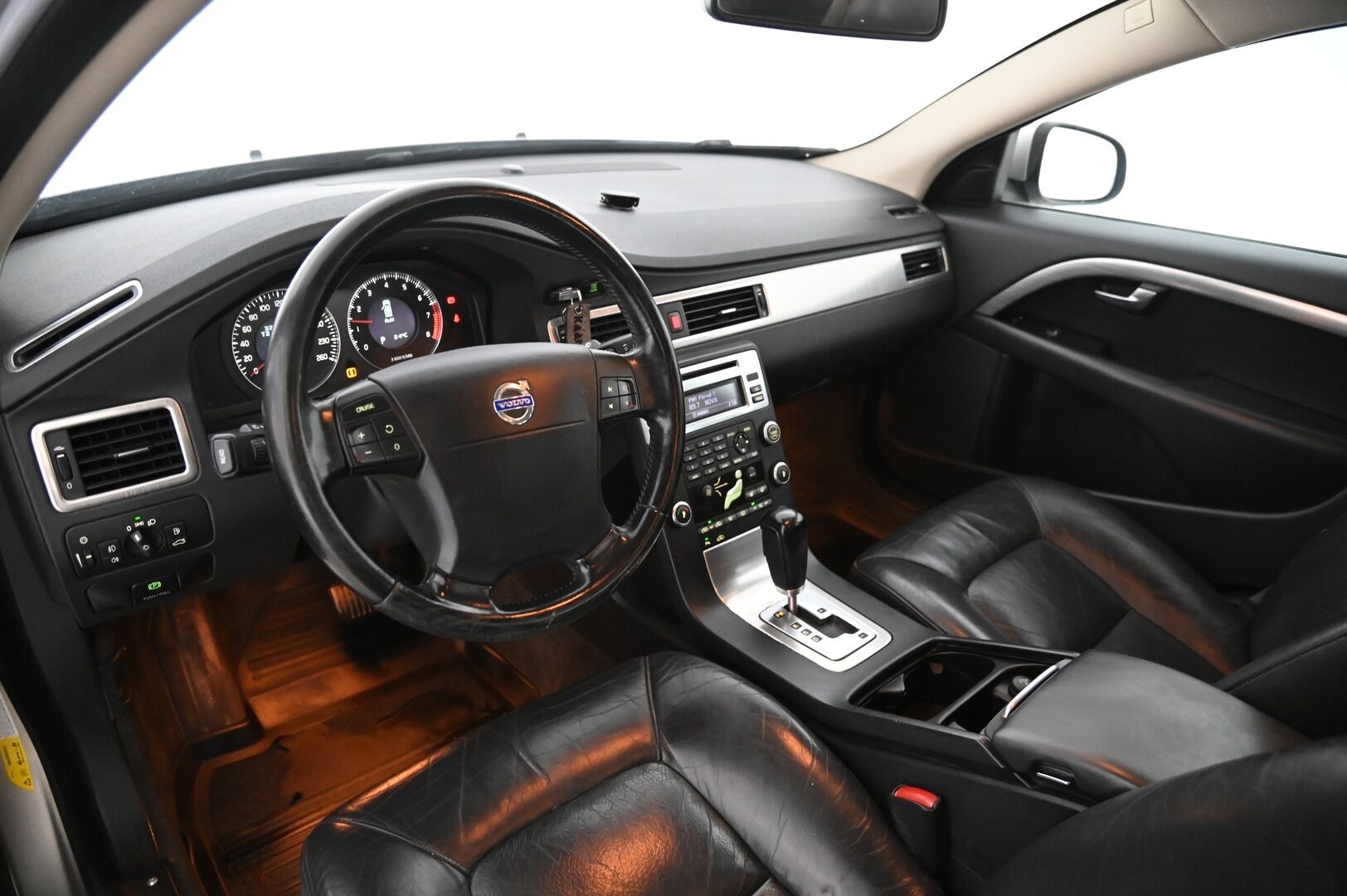 Volvo V70 2007 2.5T *Myydään Huutokaupat.com*