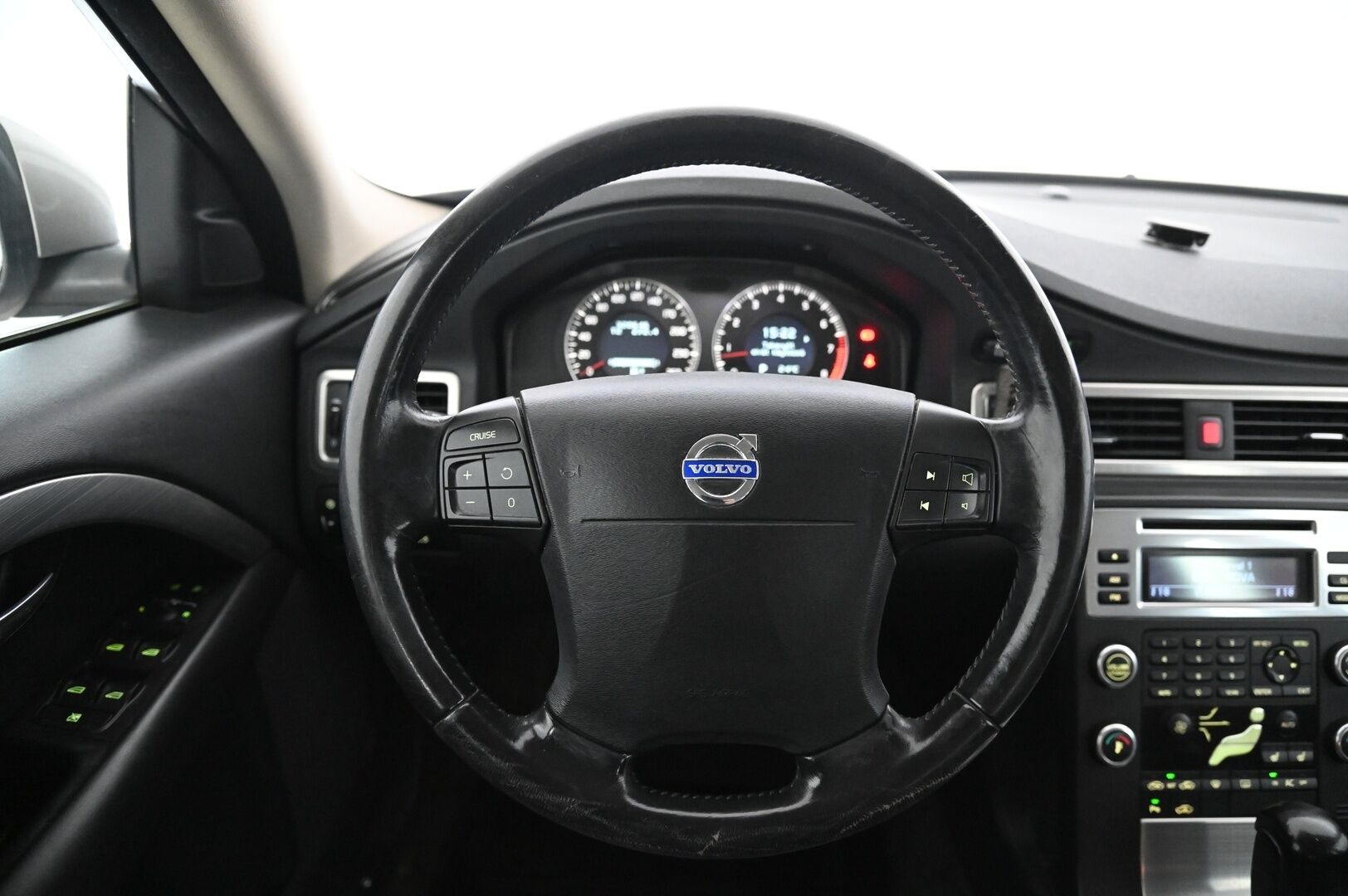Volvo V70 2007 2.5T *Myydään Huutokaupat.com*