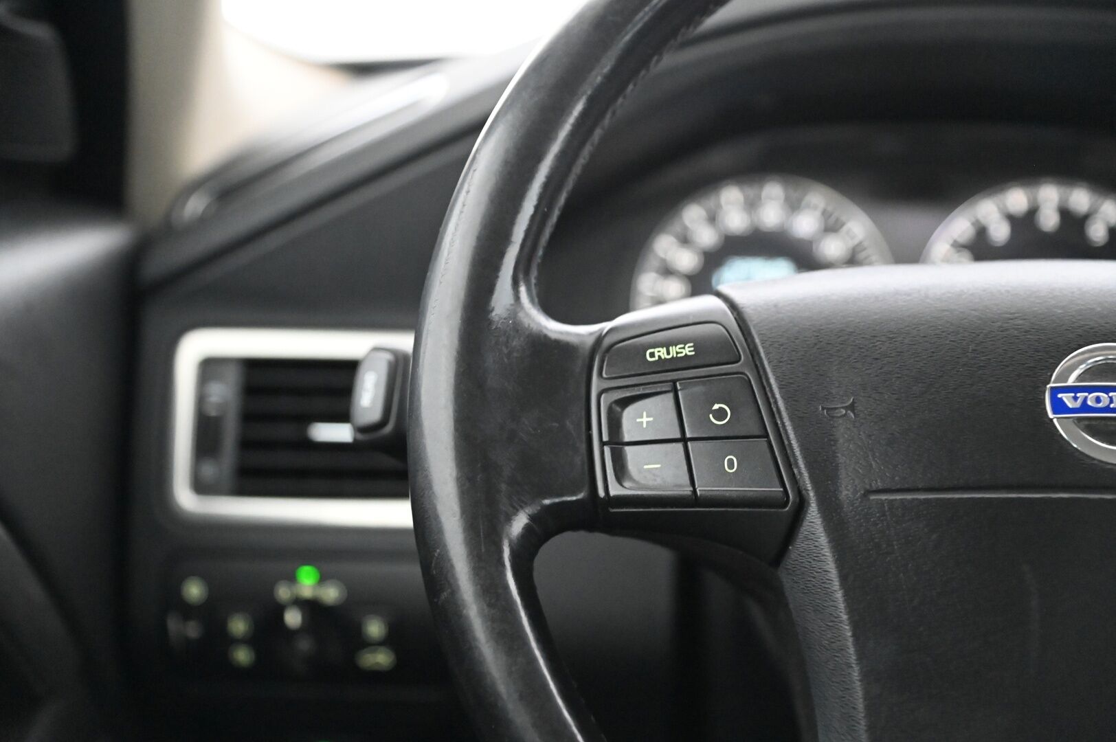 Volvo V70 2007 2.5T *Myydään Huutokaupat.com*