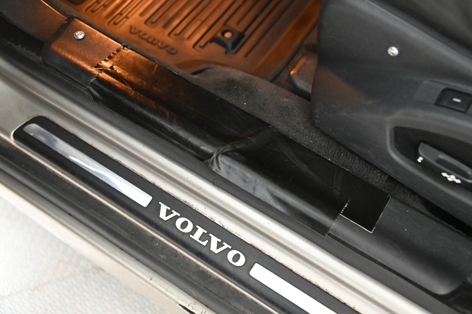 Volvo V70 2007 2.5T *Myydään Huutokaupat.com*