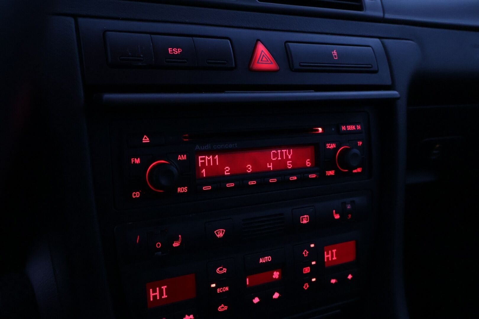 Audi A6 2004 1.9 TDI 96 kW - YritysOutlet - Myydään vain yrityksille - Webasto / Kahdet renkaat! 