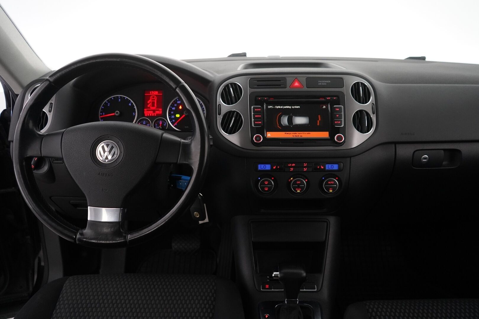 Volkswagen Tiguan 2009 Trend & Fun 2,0 TDI 103 kW, Tiptronic-autom. 4MOTION *HUUTOKAUPAT.COM* - Huutokaupat.com