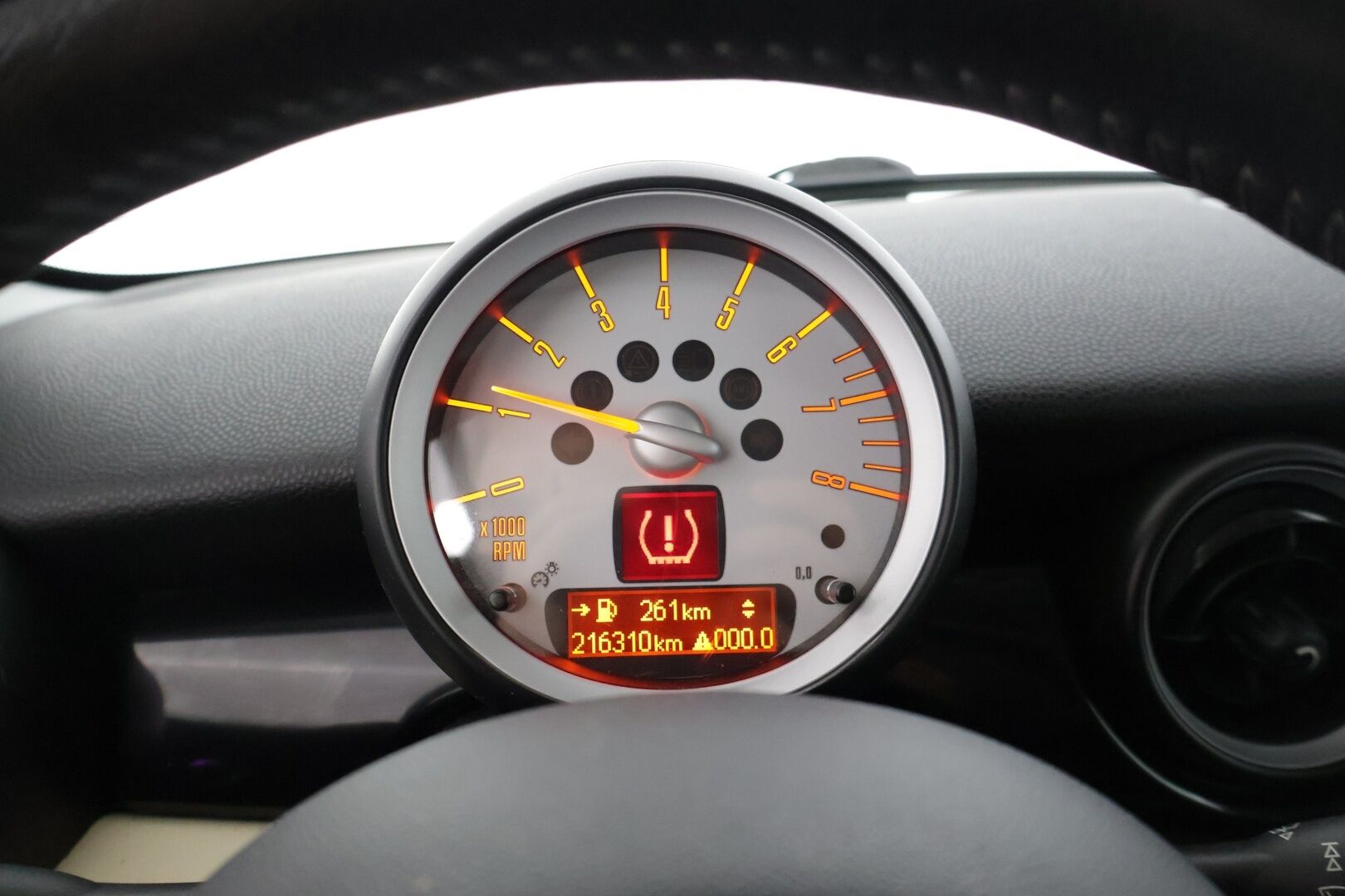 MINI Cooper 2010 R55 Clubman * YritysOutlet - Myydään vain yrityksille / Lohko+sisä / Vakkari / Ilmastointi * * - *Tämä auto myydään YritysOutlet -valikoimasta vain yritykselle / Ketju vaihdettu juuri! *