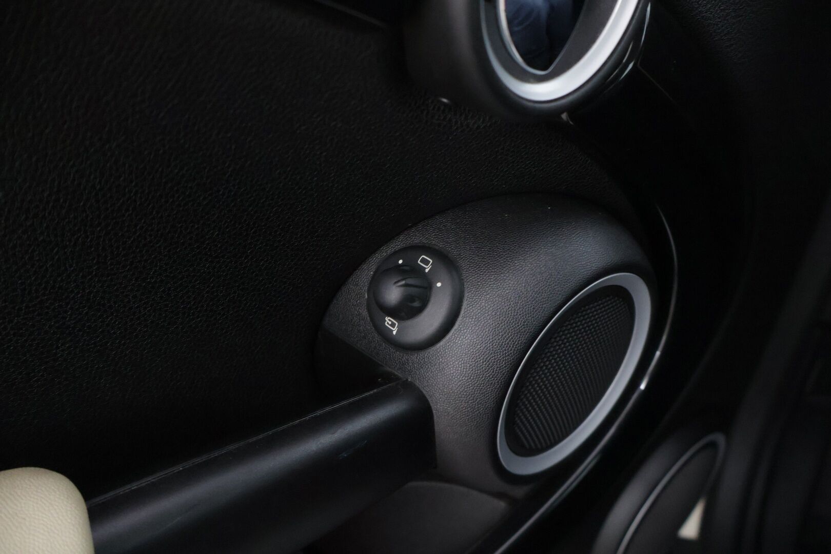MINI Cooper 2010 R55 Clubman * YritysOutlet - Myydään vain yrityksille / Lohko+sisä / Vakkari / Ilmastointi * * - *Tämä auto myydään YritysOutlet -valikoimasta vain yritykselle / Ketju vaihdettu juuri! *