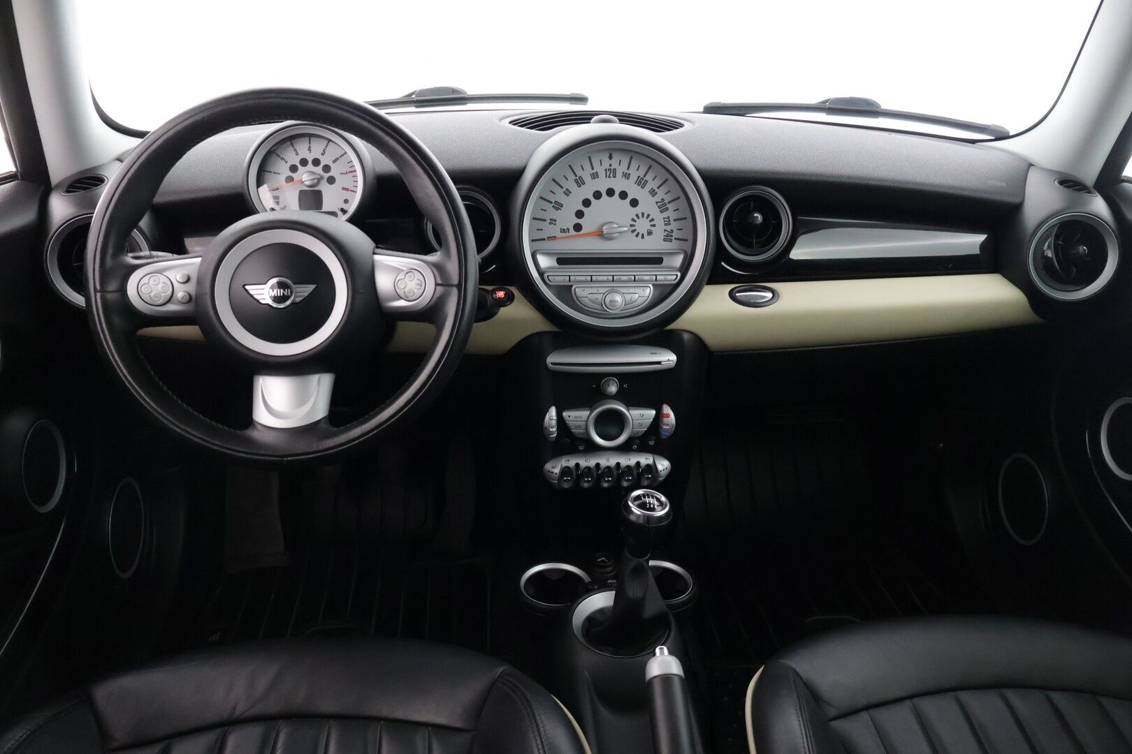 MINI Cooper 2010 R55 Clubman * YritysOutlet - Myydään vain yrityksille / Lohko+sisä / Vakkari / Ilmastointi * * - *Tämä auto myydään YritysOutlet -valikoimasta vain yritykselle / Ketju vaihdettu juuri! *