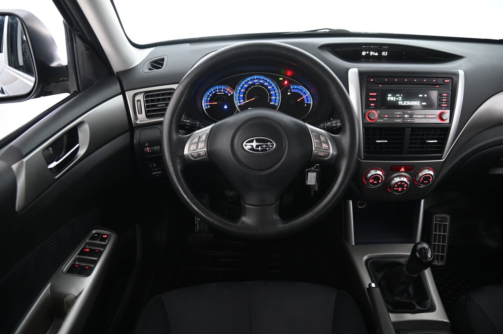 Subaru Forester 2008 2,0 X 4R *Lohko / Koukku / Suomi-auto / 2x Alut* - *Kahdet renkaat ja vanteet*
