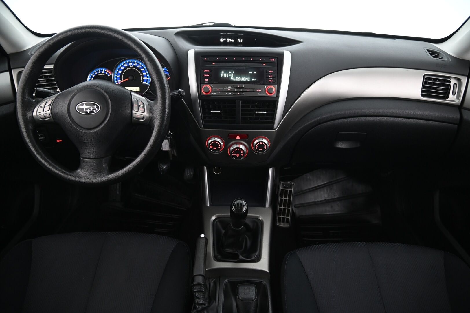 Subaru Forester 2008 2,0 X 4R *Lohko / Koukku / Suomi-auto / 2x Alut* - *Kahdet renkaat ja vanteet*