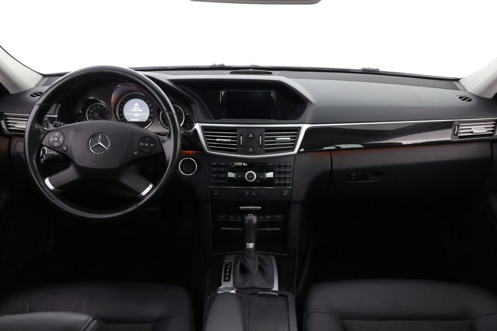 Mercedes-Benz E 2009 250 CDI BE A Business * Suomiauto / Panorama / Vetokoukku / Puolinahkasisusta / Xenon / Sähköpenkit / Lohko & Sisäpistoke - Vakkari / Juuri tullut Tampereelle / 2x Renkaat! - HULLU BLACKWEEK KORKOTARJOUS 2,49%