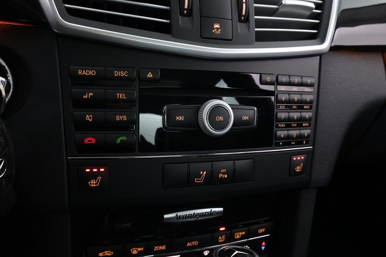 Mercedes-Benz E 2009 250 CDI BE A Business * Suomiauto / Panorama / Vetokoukku / Puolinahkasisusta / Xenon / Sähköpenkit / Lohko & Sisäpistoke - Vakkari / Juuri tullut Tampereelle / 2x Renkaat! - HULLU BLACKWEEK KORKOTARJOUS 2,49%