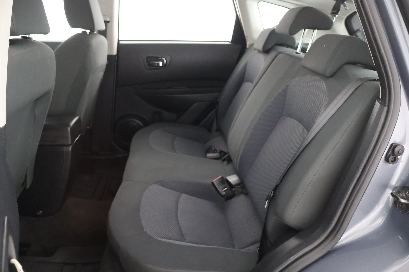 Nissan Qashqai 2009 1,6 Visia 5 MT 2 WD / YritysOutlet - Myydään vain yrityksille - 2x renkaat / luottopeli!