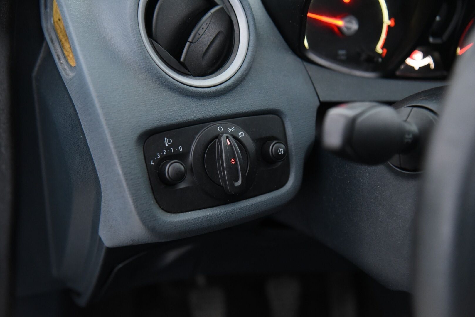 Ford Fiesta 2009 1,25 60hv Trend M5 5-ov / Suomi-auto / Seuraava katsastus 10/26 / 2x Renkaat / - YritysOutlet - Myydään vain yrityksille - Siisti Suomi-auto pitkäaikaiselta omistajalta!