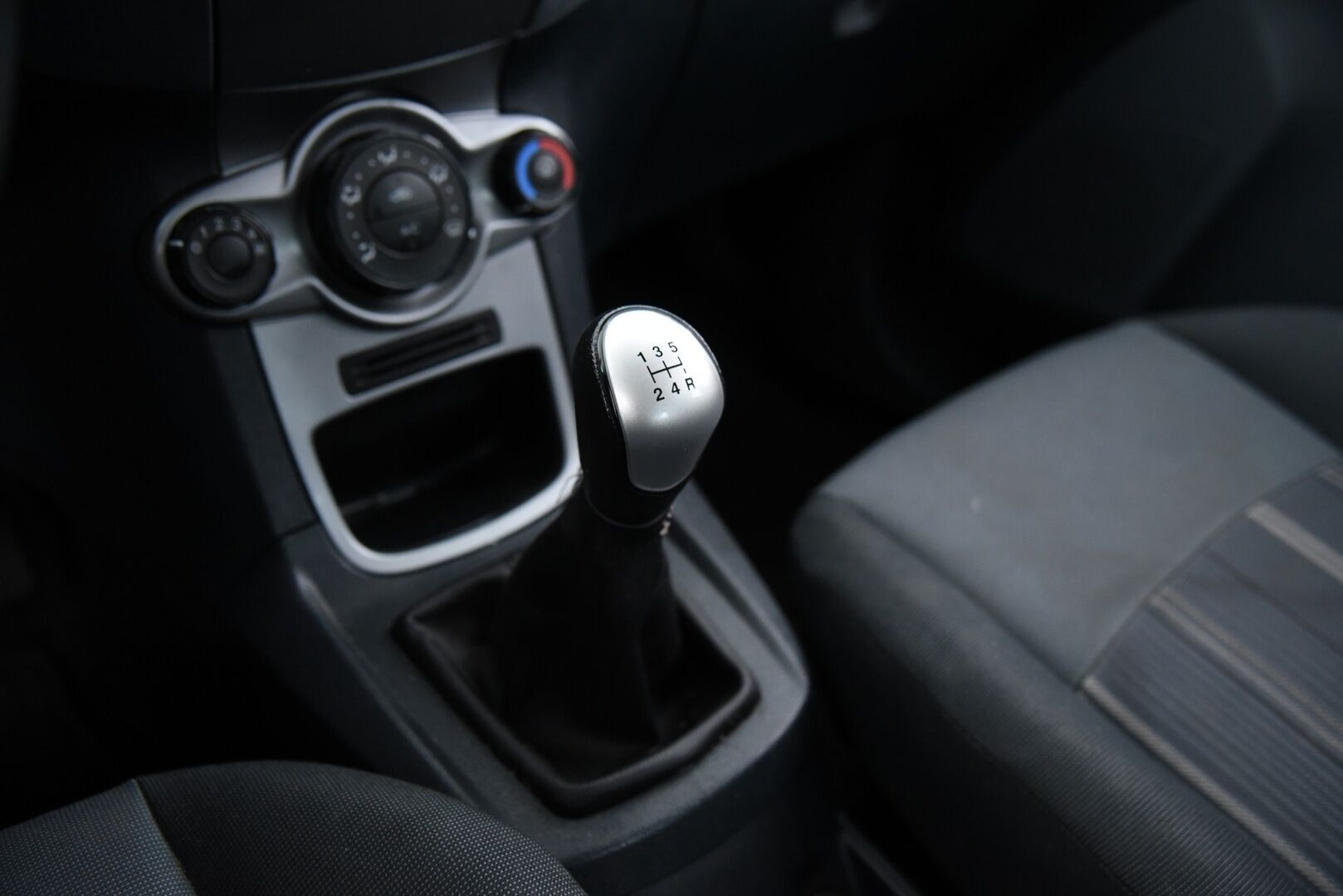 Ford Fiesta 2009 1,25 60hv Trend M5 5-ov / Suomi-auto / Seuraava katsastus 10/26 / 2x Renkaat / - YritysOutlet - Myydään vain yrityksille - Siisti Suomi-auto pitkäaikaiselta omistajalta!