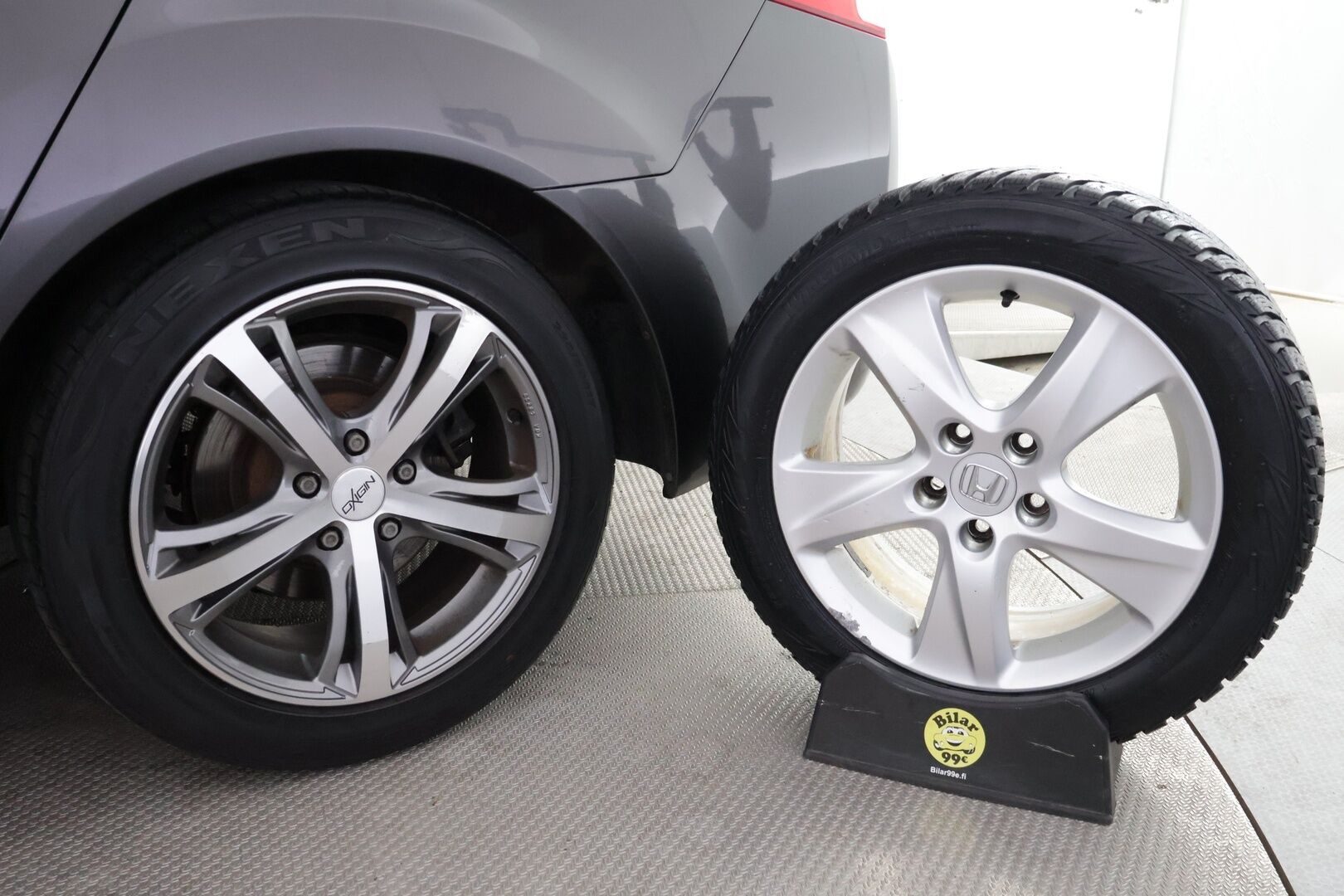 Honda Accord 2010 4D 2,4 Executive Navi AT Business - Sähkösäätöinen kuljettajanistuin muistilla / Nahkasisusta / Siisti yksilö! / Hyvin huollettu ja juuri leimattu.