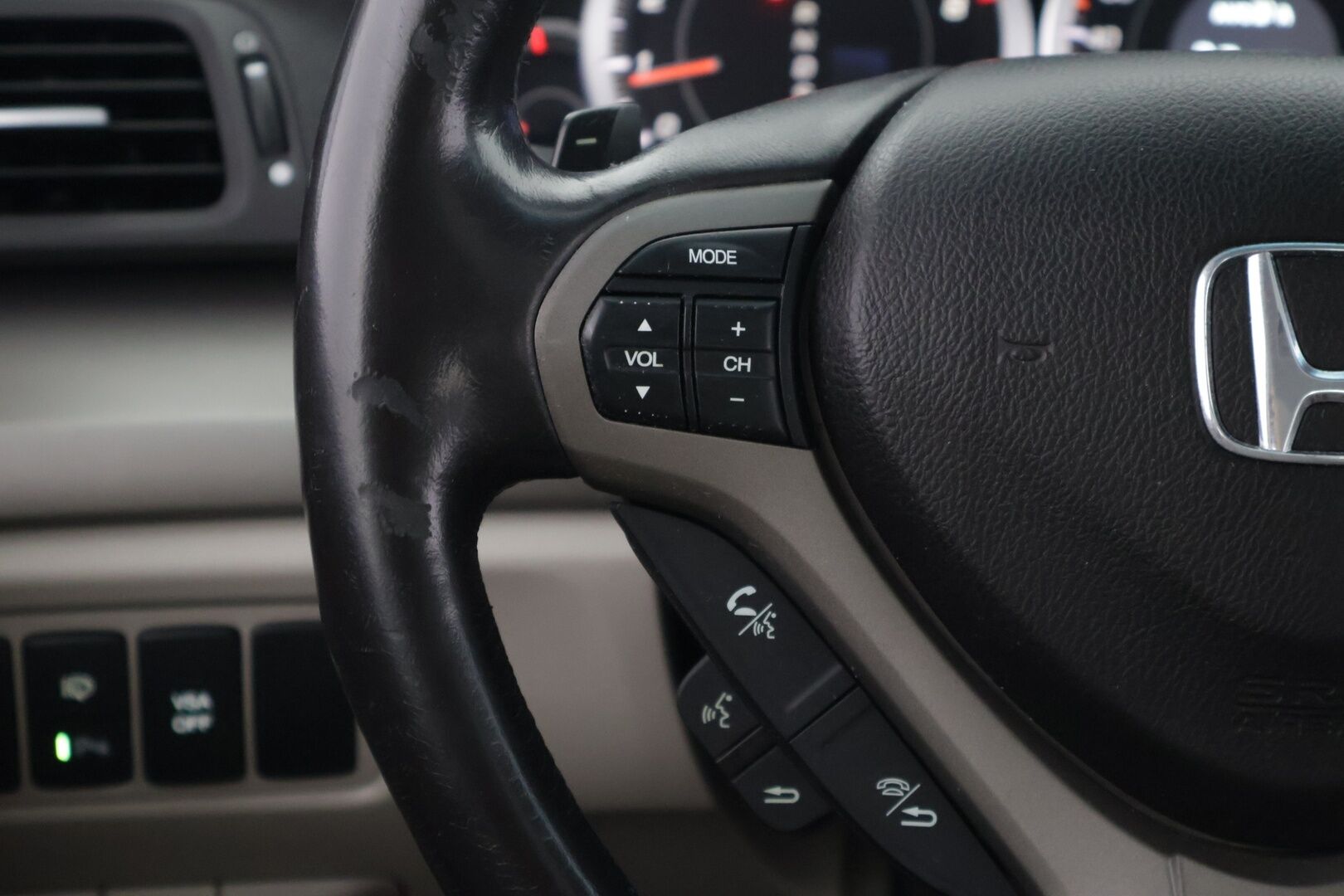 Honda Accord 2010 4D 2,4 Executive Navi AT Business - Sähkösäätöinen kuljettajanistuin muistilla / Nahkasisusta / Siisti yksilö! / Hyvin huollettu ja juuri leimattu.