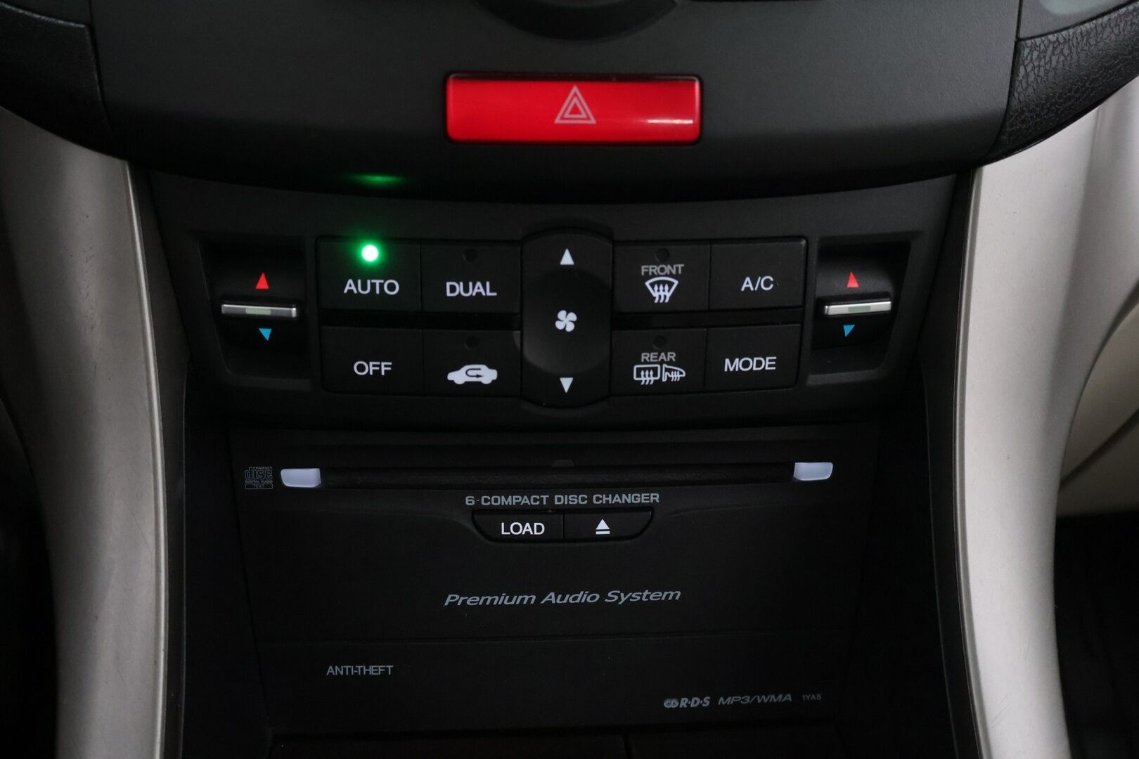 Honda Accord 2010 4D 2,4 Executive Navi AT Business - Sähkösäätöinen kuljettajanistuin muistilla / Nahkasisusta / Siisti yksilö! / Hyvin huollettu ja juuri leimattu.