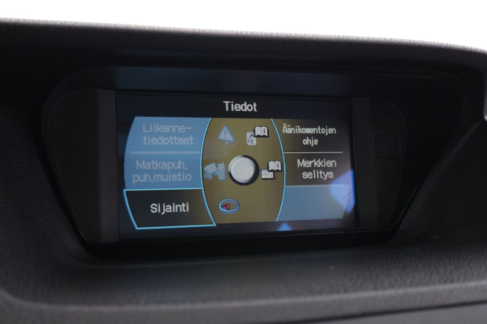 Honda Accord 2010 4D 2,4 Executive Navi AT Business - Sähkösäätöinen kuljettajanistuin muistilla / Nahkasisusta / Siisti yksilö! / Hyvin huollettu ja juuri leimattu.