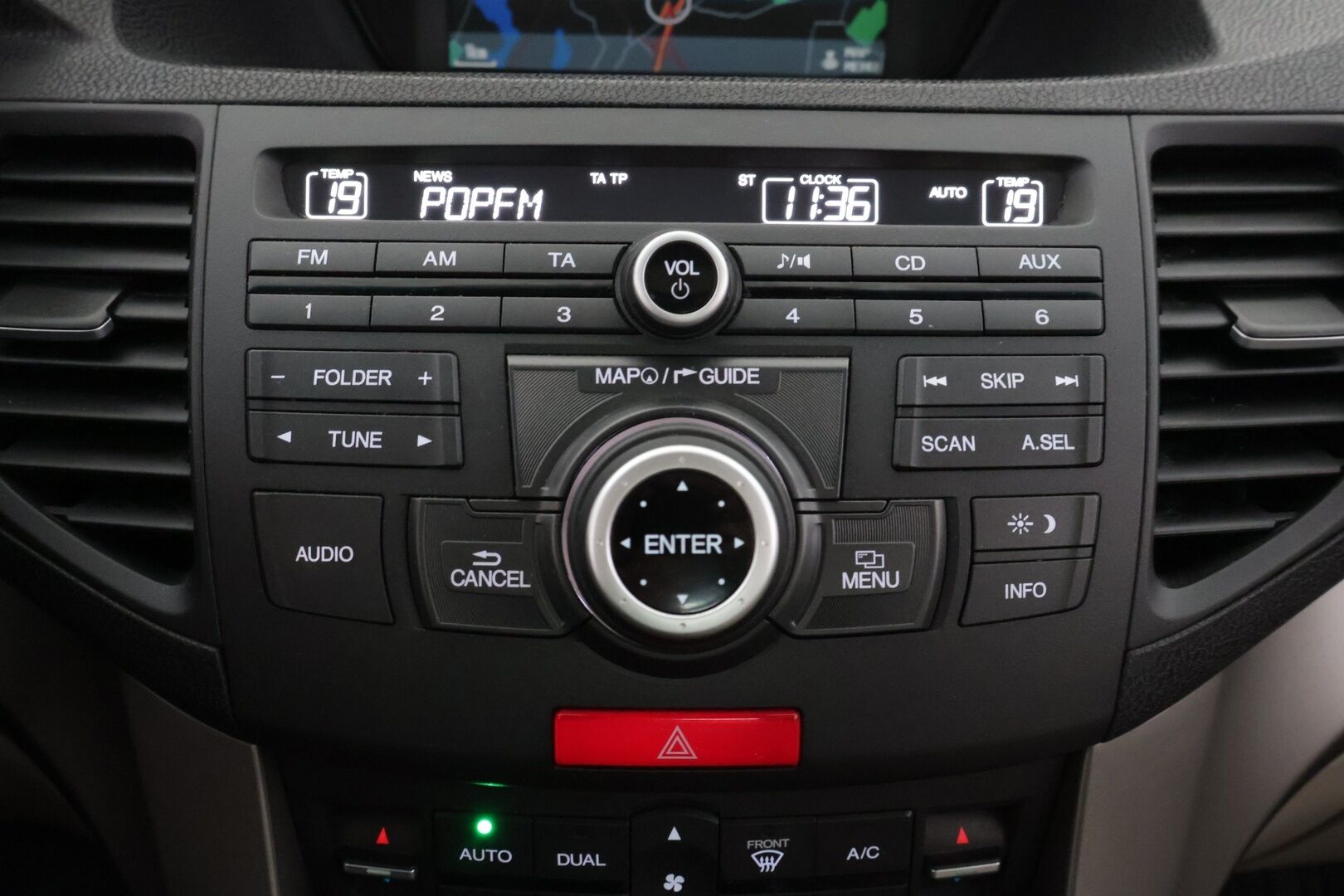 Honda Accord 2010 4D 2,4 Executive Navi AT Business - Sähkösäätöinen kuljettajanistuin muistilla / Nahkasisusta / Siisti yksilö! / Hyvin huollettu ja juuri leimattu.