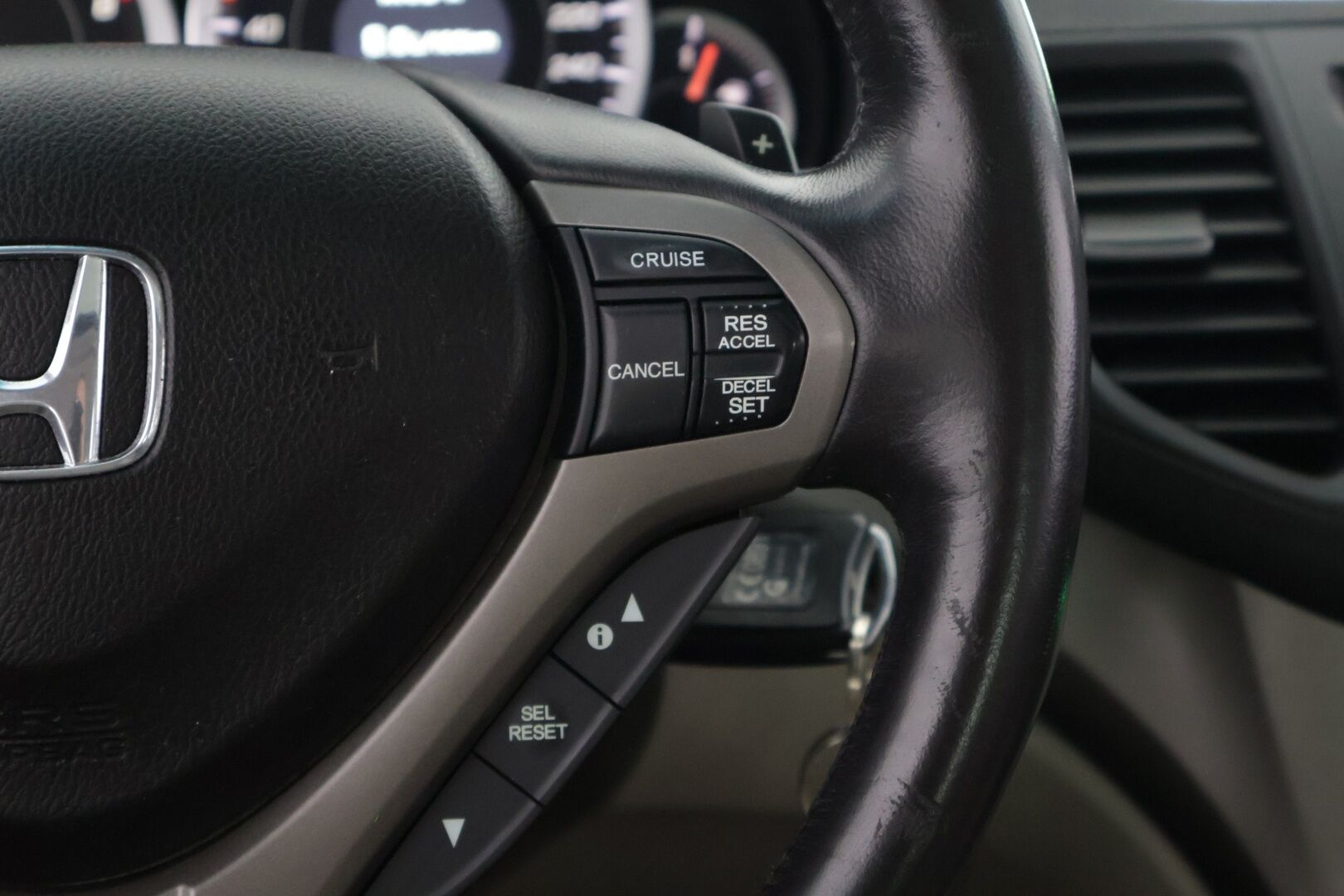 Honda Accord 2010 4D 2,4 Executive Navi AT Business - Sähkösäätöinen kuljettajanistuin muistilla / Nahkasisusta / Siisti yksilö! / Hyvin huollettu ja juuri leimattu.