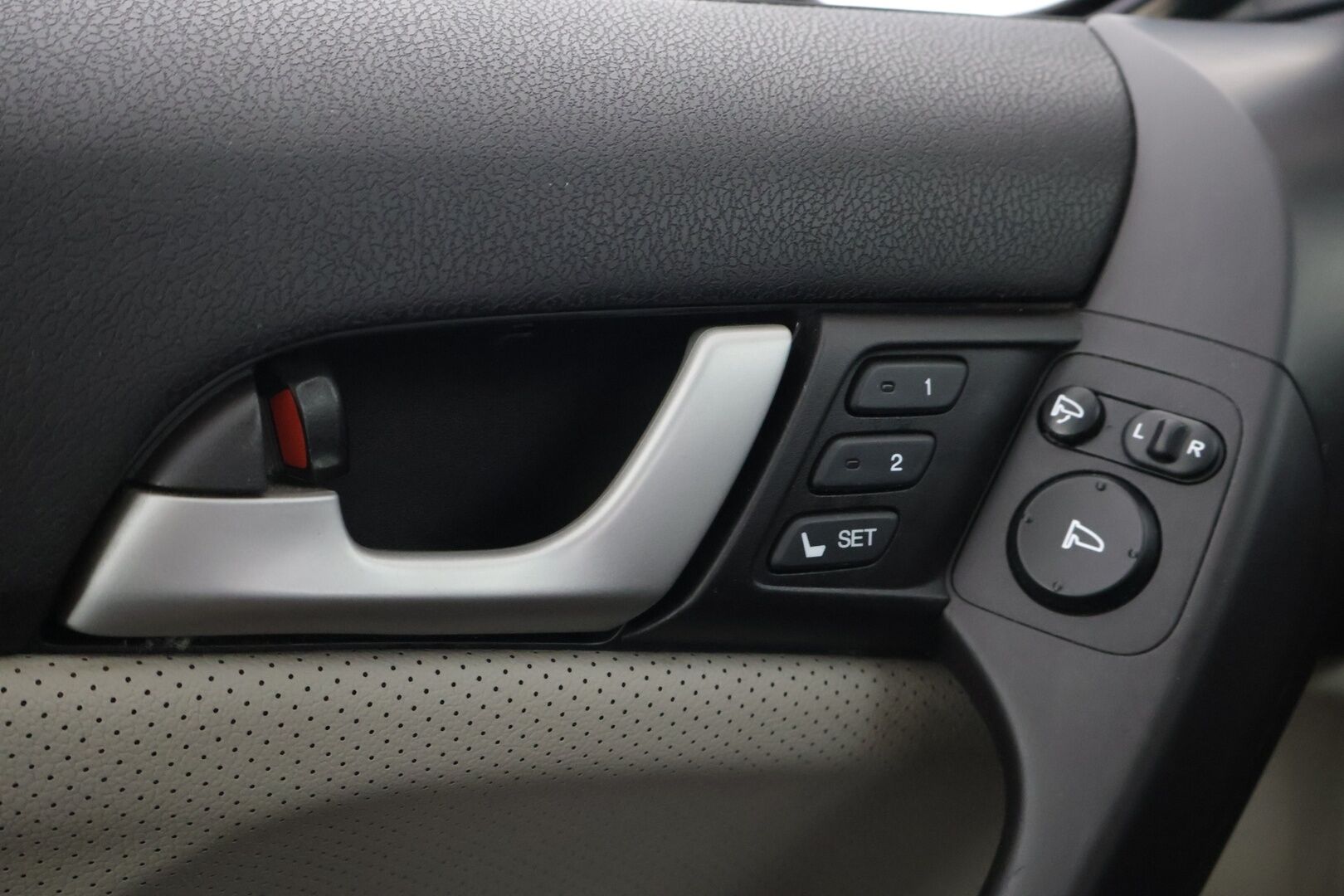 Honda Accord 2010 4D 2,4 Executive Navi AT Business - Sähkösäätöinen kuljettajanistuin muistilla / Nahkasisusta / Siisti yksilö! / Hyvin huollettu ja juuri leimattu.