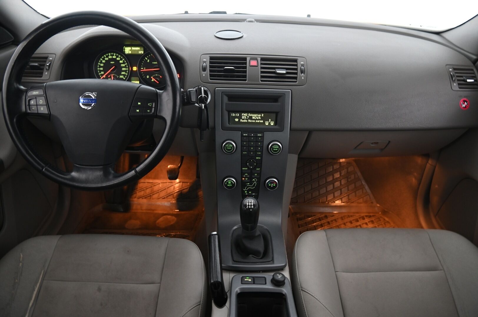 Volvo S40 2009 1,6D DRIVe *Tämä auto myydään Yritysoutletissa vain yrityksille* *Webasto / 2x alut / Hyvin huollettu* - *TÄMÄ AUTO MYYDÄÄN YRITYSOUTLETISSA VAIN YRITYKSILLE*