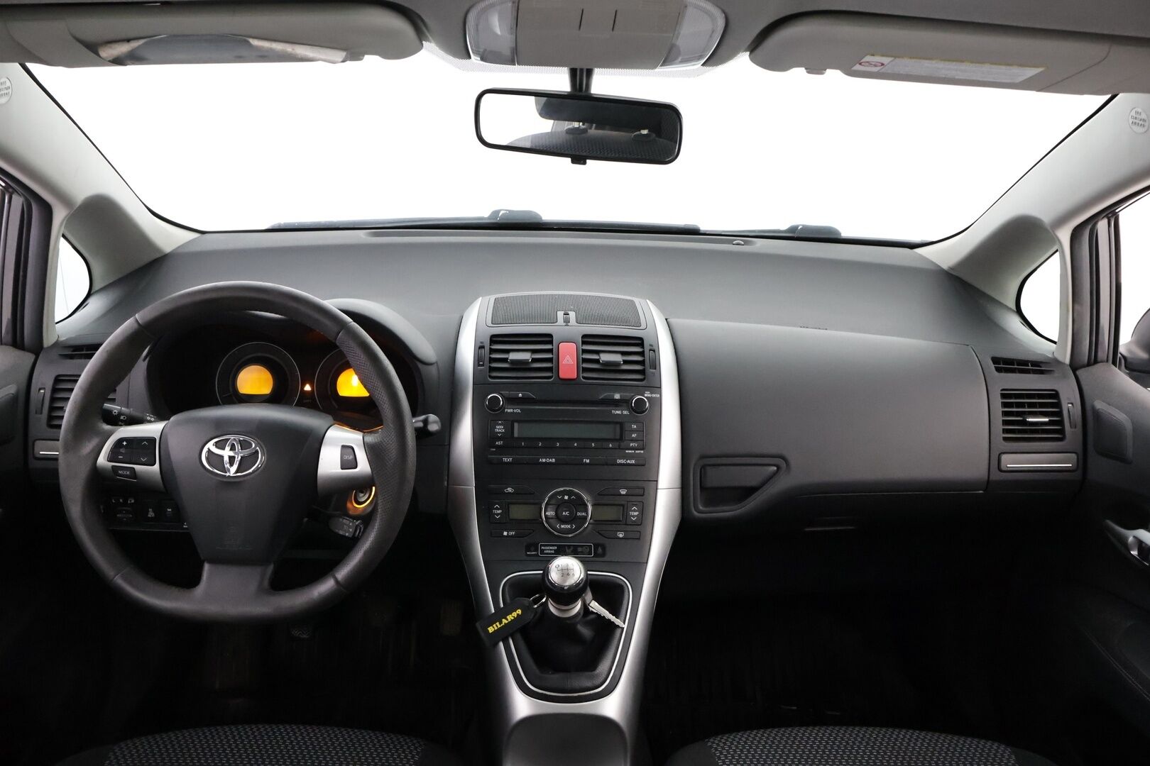Toyota Auris 2011 1,4 D-4D DPF Linea Sol 5ov MYYDÄÄN HUUTOKAUPAT.COM! - MYYDÄÄN HUUTOKAUPAT.COM!