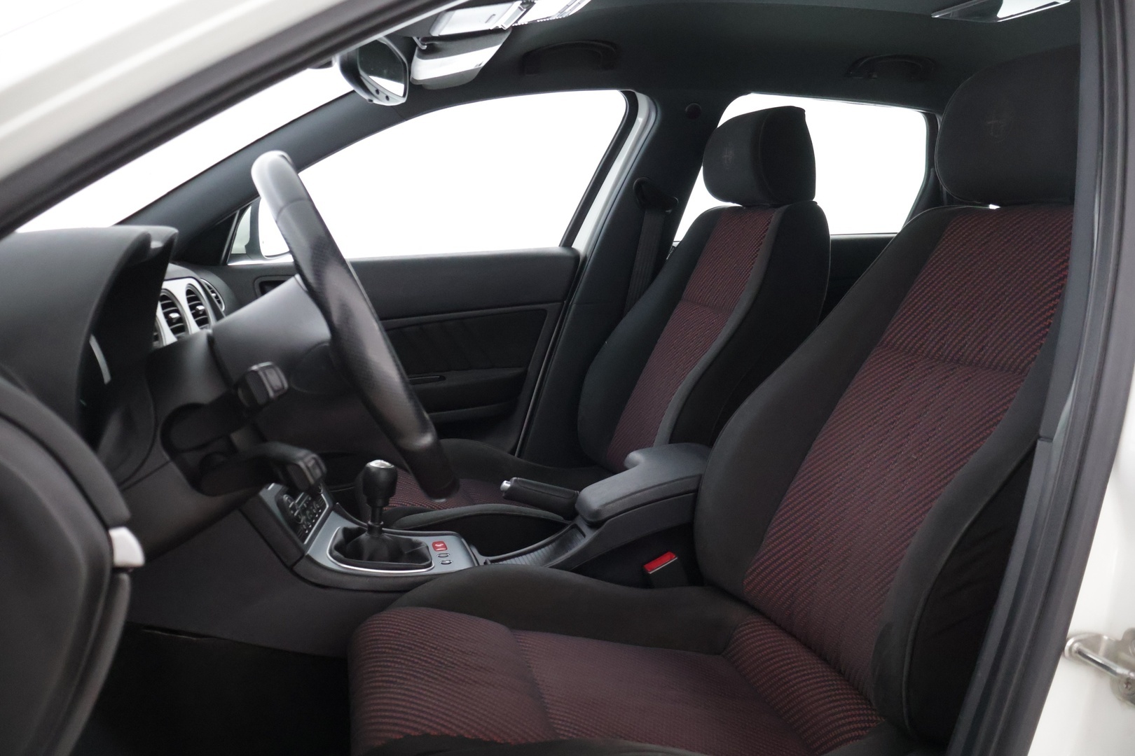 Alfa Romeo 159 2010 Sportwagon 1750 TBi 200hv  YritysOutlet - Myydään vain yrityksille / Suomiauto / Vetokoukku / Bose / Vakkari * - *Turbo vaihdettu 200tkm / 2x renkaat / Kytkin&vauhtipyörä vaihdettu 195tkm / Yllättävän siisti!*