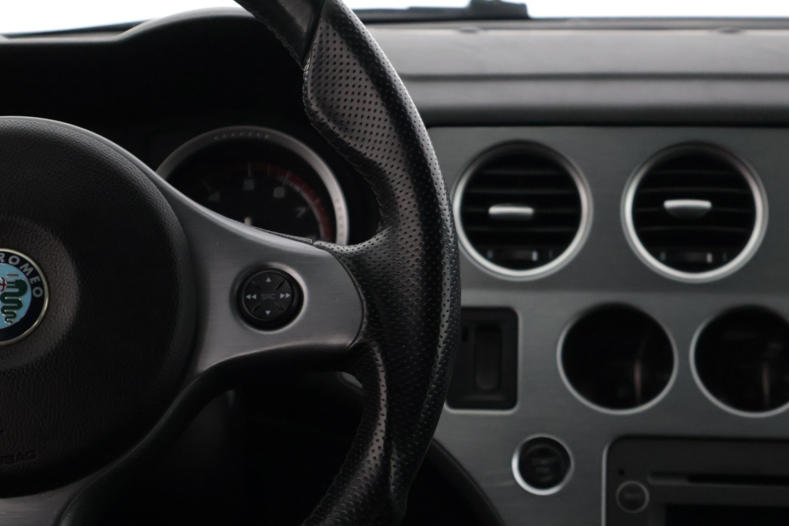 Alfa Romeo 159 2010 Sportwagon 1750 TBi 200hv  YritysOutlet - Myydään vain yrityksille / Suomiauto / Vetokoukku / Bose / Vakkari * - *Turbo vaihdettu 200tkm / 2x renkaat / Kytkin&vauhtipyörä vaihdettu 195tkm / Yllättävän siisti!*