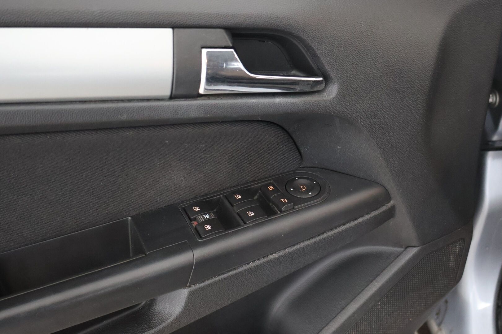 Opel Astra 2010 Wagon Ultimate 1,6 Ecotec 85kW MT5 | Myydään Huutokaupat.com | - |MYYDÄÄN HUUTOKAUPAT.COM | Vetokoukku | Lohkolämmitin sisäpistokkeella | 2x renkaat | Penkinlämmittimet | Ilmastointi |