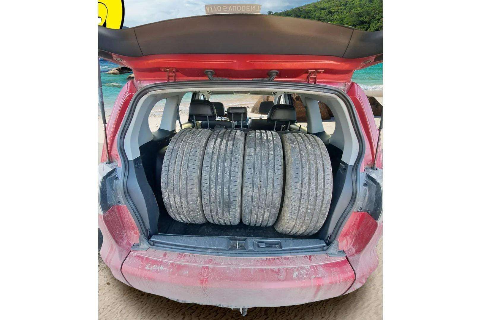 Mitsubishi Outlander 2010 2,4 MIVEC Intense CVT* YritysOutlet - Myydään vain yrityksille / Puolnahkasisusta / Sisätilanlämmitin / Suomi-auto! * - * Tämä auto myydään YritysOutlet -valikoimasta vain yritykselle / Katsastus 9/26 / Uudet kesärenkaat *