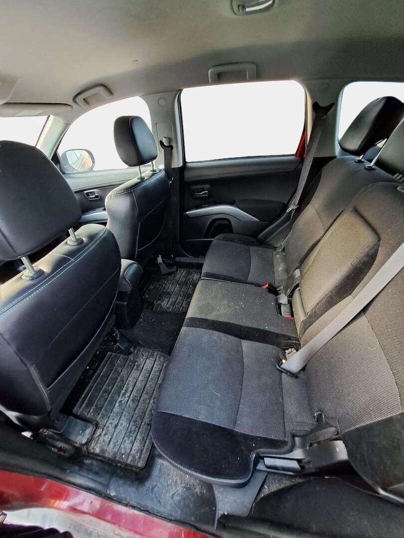 Mitsubishi Outlander 2010 2,4 MIVEC Intense CVT* YritysOutlet - Myydään vain yrityksille / Puolnahkasisusta / Sisätilanlämmitin / Suomi-auto! * - * Tämä auto myydään YritysOutlet -valikoimasta vain yritykselle / Katsastus 9/26 / Uudet kesärenkaat *