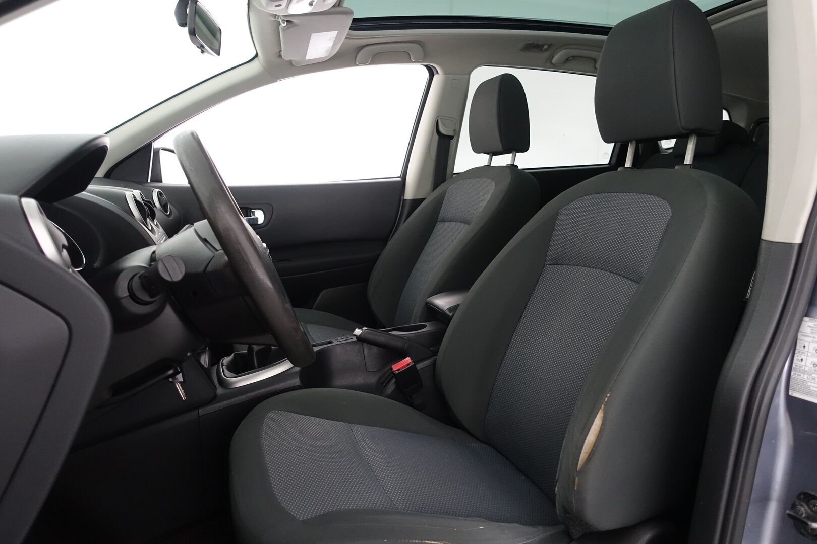 Nissan Qashqai+2 2011 1,6L Visia 2WD *Myydän vain yrityksille* - * YritysOutlet - tämä auto myydään vain yrityksille * Suomi-auto | Lasikatto | ilmastointi | Bluetooth | 2 x Avain | 2 x Renkaat |