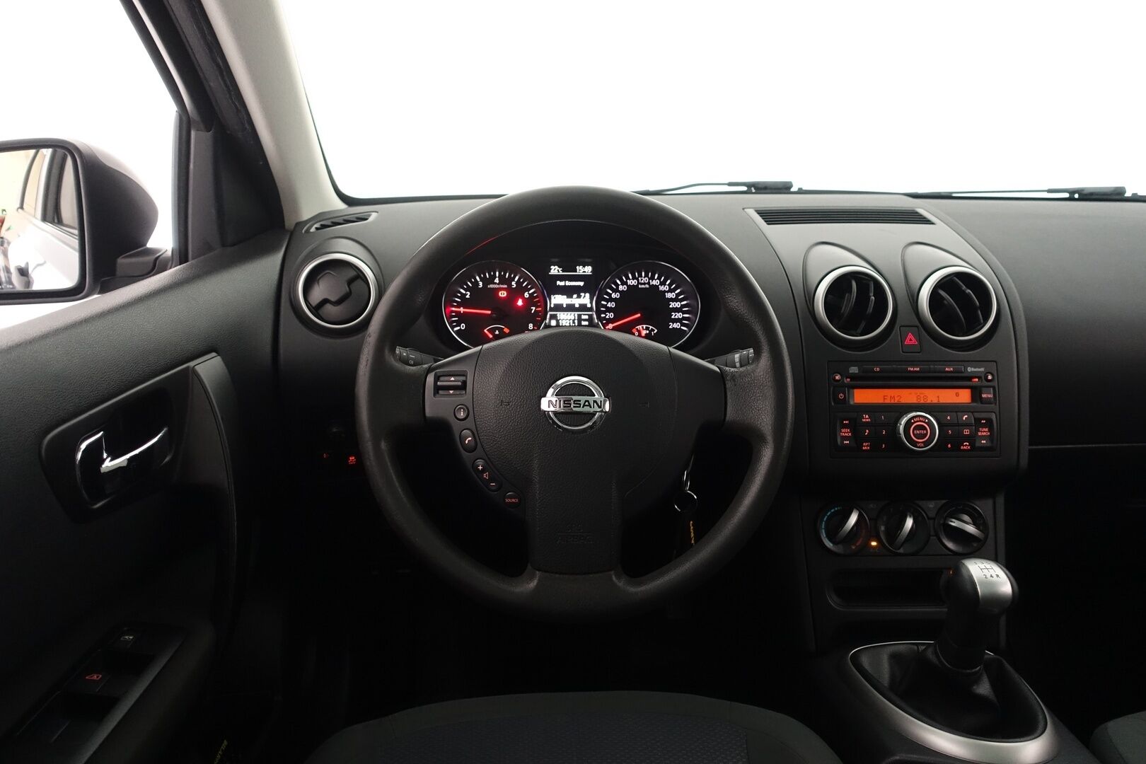 Nissan Qashqai+2 2011 1,6L Visia 2WD *Myydän vain yrityksille* - * YritysOutlet - tämä auto myydään vain yrityksille * Suomi-auto | Lasikatto | ilmastointi | Bluetooth | 2 x Avain | 2 x Renkaat |