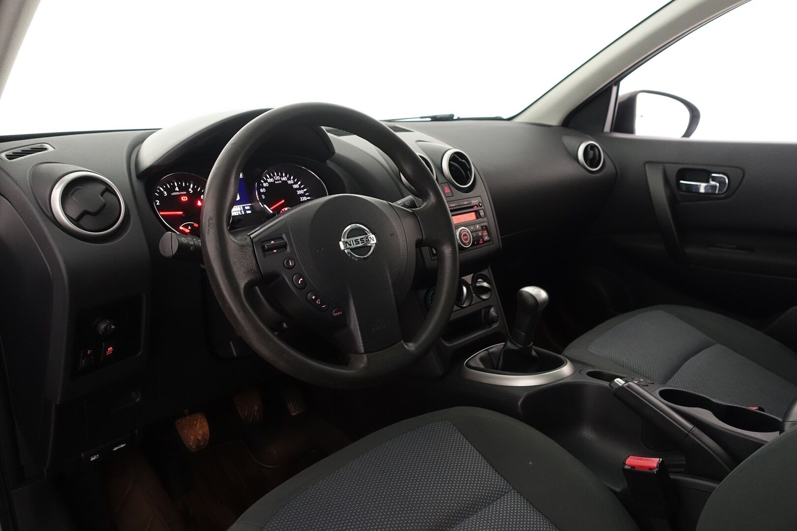 Nissan Qashqai+2 2011 1,6L Visia 2WD *Myydän vain yrityksille* - * YritysOutlet - tämä auto myydään vain yrityksille * Suomi-auto | Lasikatto | ilmastointi | Bluetooth | 2 x Avain | 2 x Renkaat |