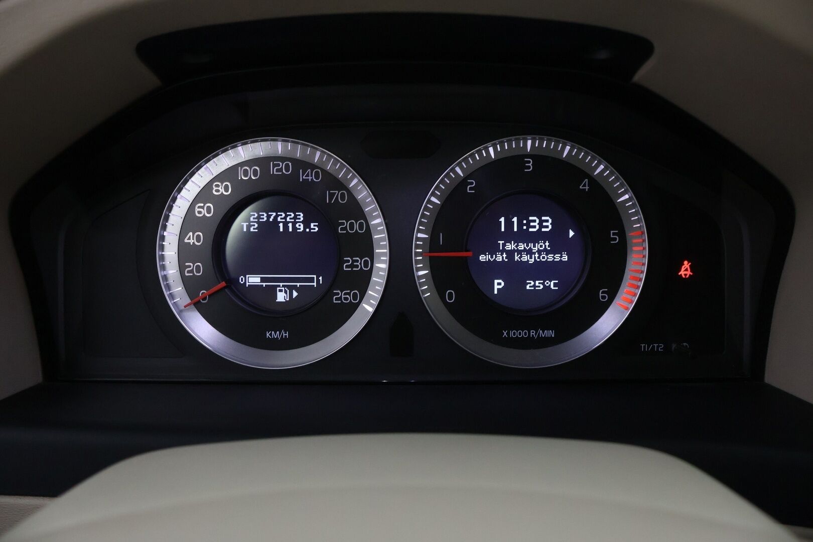 Volvo XC70 2009 D5 AWD Summum aut - Webasto / Nahkasisusta / Muistipenkki / Vetokoukku / Navi / Sähköluukku / Vakkari / Hyvät varusteet!