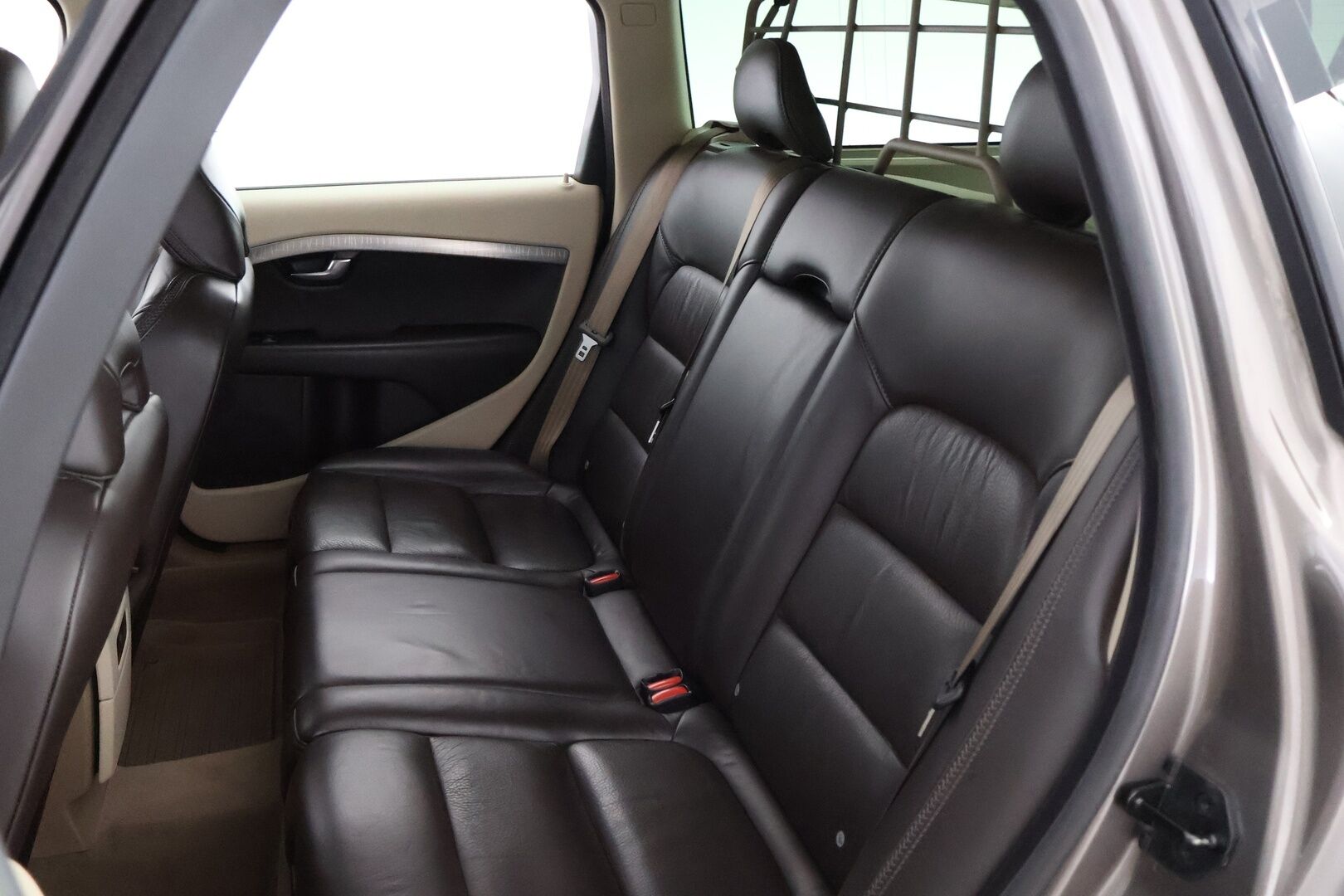 Volvo XC70 2009 D5 AWD Summum aut - Webasto / Nahkasisusta / Muistipenkki / Vetokoukku / Navi / Sähköluukku / Vakkari / Hyvät varusteet!