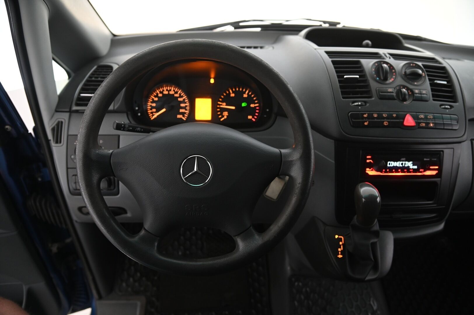 Mercedes-Benz Vito 2011 115CDI -2,94/32K normaali A1 Aut. - Siisti korinen | 2x alut | Webasto | Juuri leimattu | Lisävalot