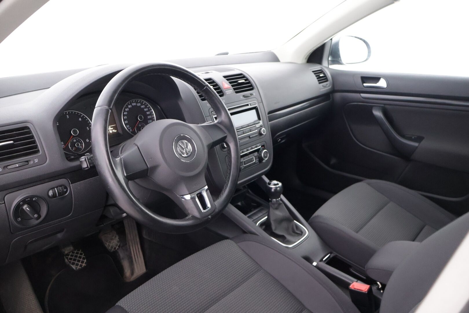 Volkswagen Jetta 2010 Comfortline 1,6 TDI 77 kW (105 hv) YritysOutlet - Myydään vain yrityksille - | Hiljattain leimattu! | Hyvin huollettu! |